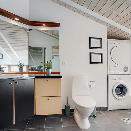 Angja - 800m From The Sea By Interhome *